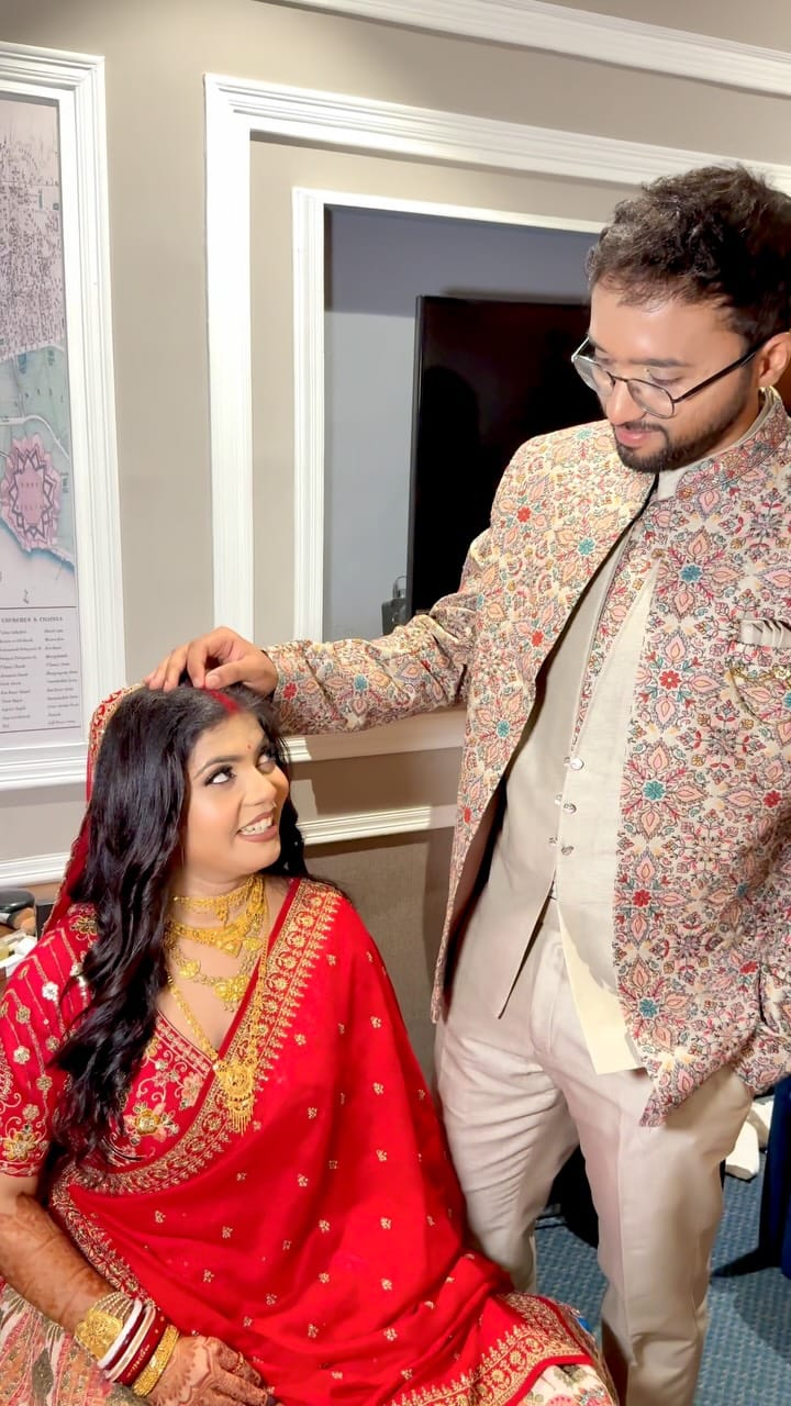 Post 5 by Suranjan Das | Bridal Makeup Artist | Kolkata on Instagram (video)