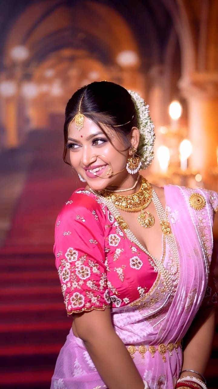 Post 6 by Suranjan Das | Bridal Makeup Artist | Kolkata on Instagram (video)