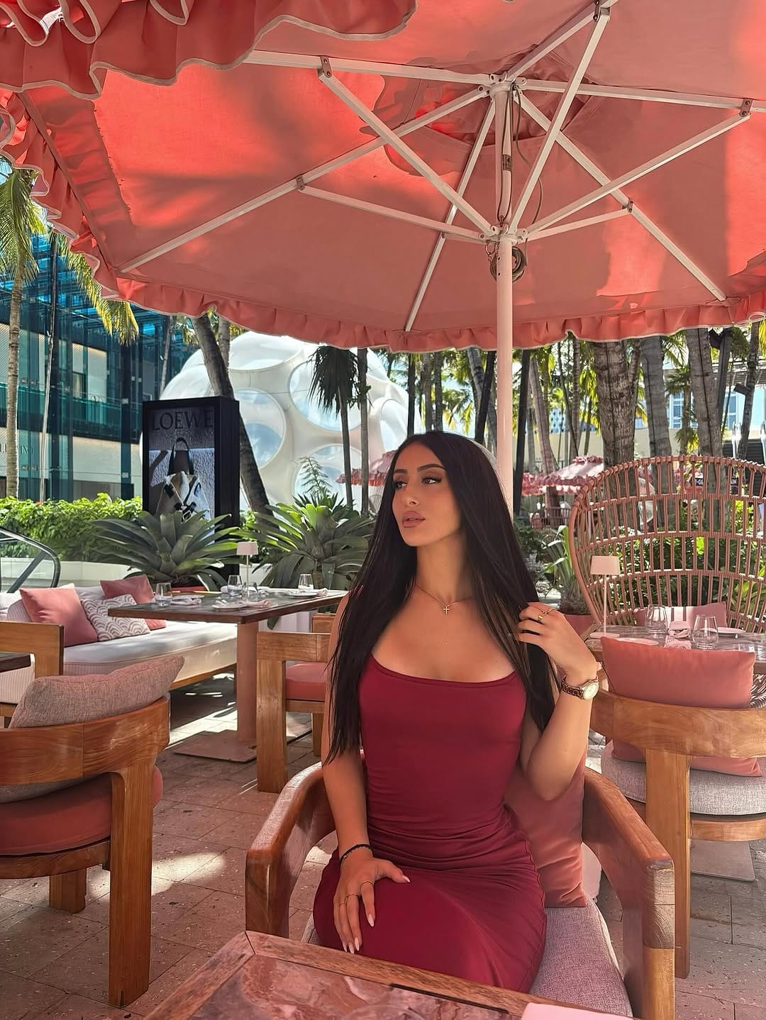 Post 4 by 𝓕𝓻𝓪𝓷𝓬𝓮𝓼𝓬𝓪 on Instagram (carousel)
