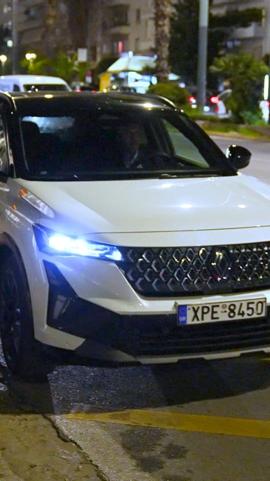 Post 9 by Renault Greece on Instagram (video)