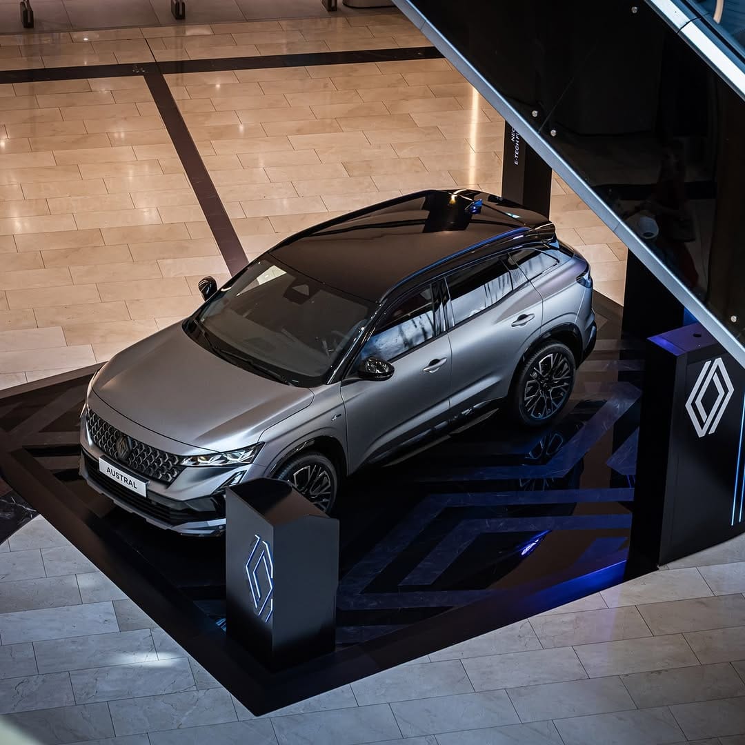 Post 2 by Renault Greece on Instagram (image)