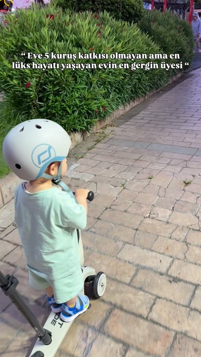 Post 5 by Esra Kuşçu on Instagram (video)