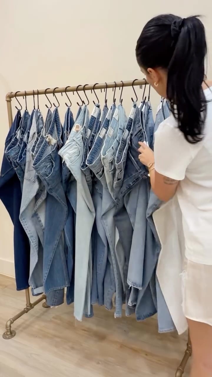 Post 2 by Kat Quattro | Personal Stylist on Instagram (video)