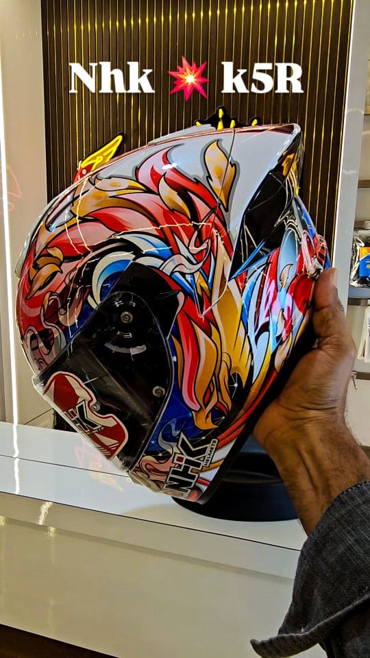 Post 9 by Taj helmets & seat covers Chennai on Instagram (video)