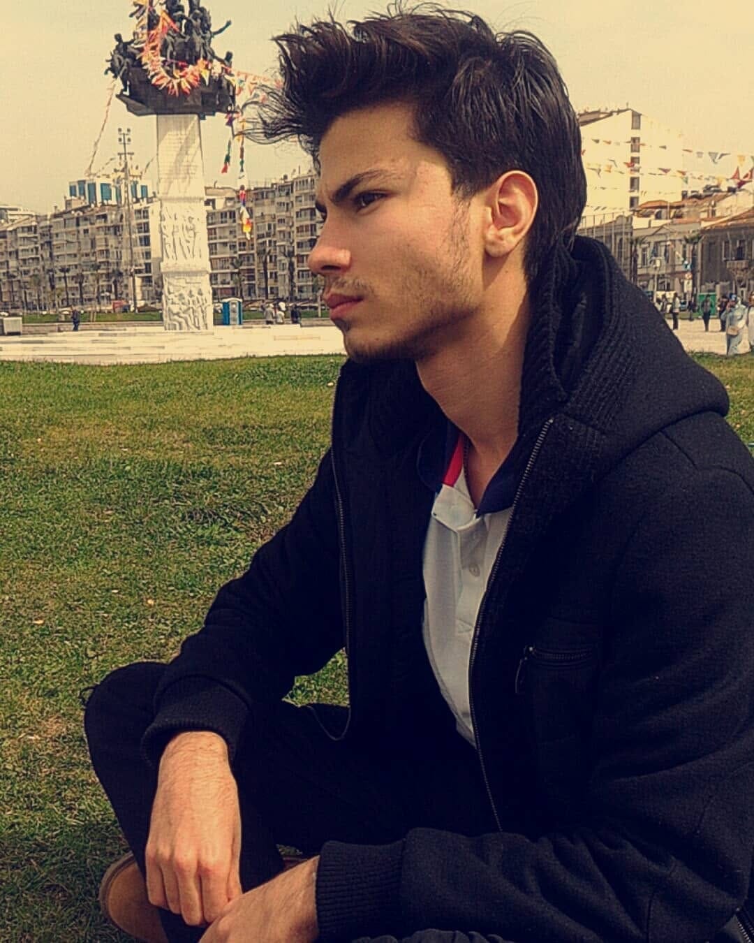 Post 4 by Yiğit Sarı on Instagram (image)