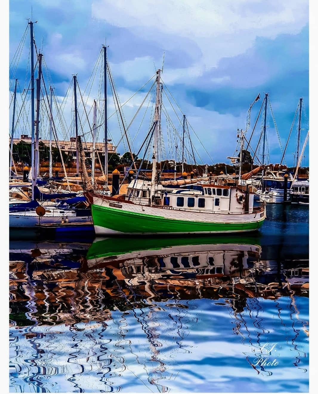 Post 6 by Luis Jacinto on Instagram (image)