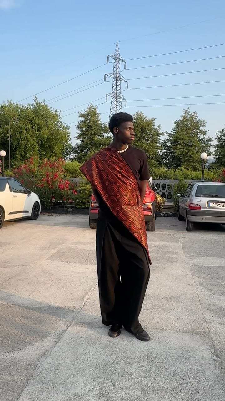 Post 6 by Karim on Instagram (video)