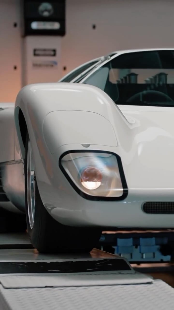 Post 3 by McLaren Hong Kong on Instagram (video)