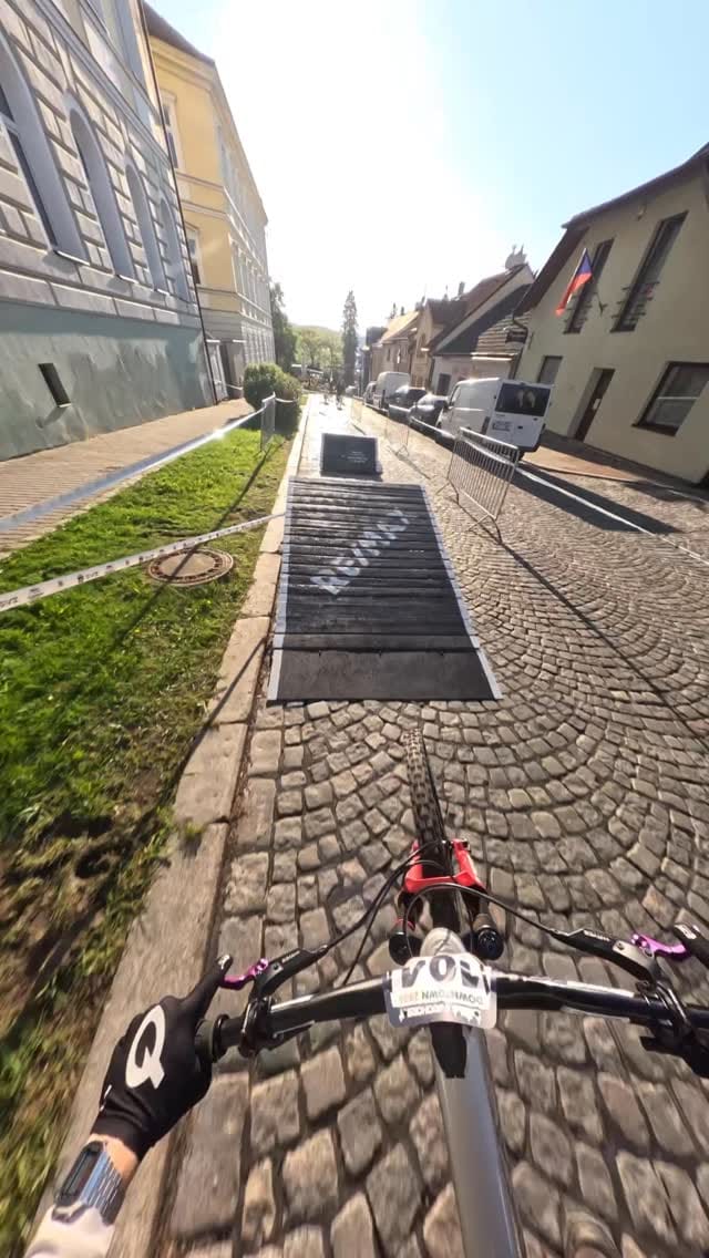 Post 5 by Hannes Alber - Urban Downhill Athlete on Instagram (video)