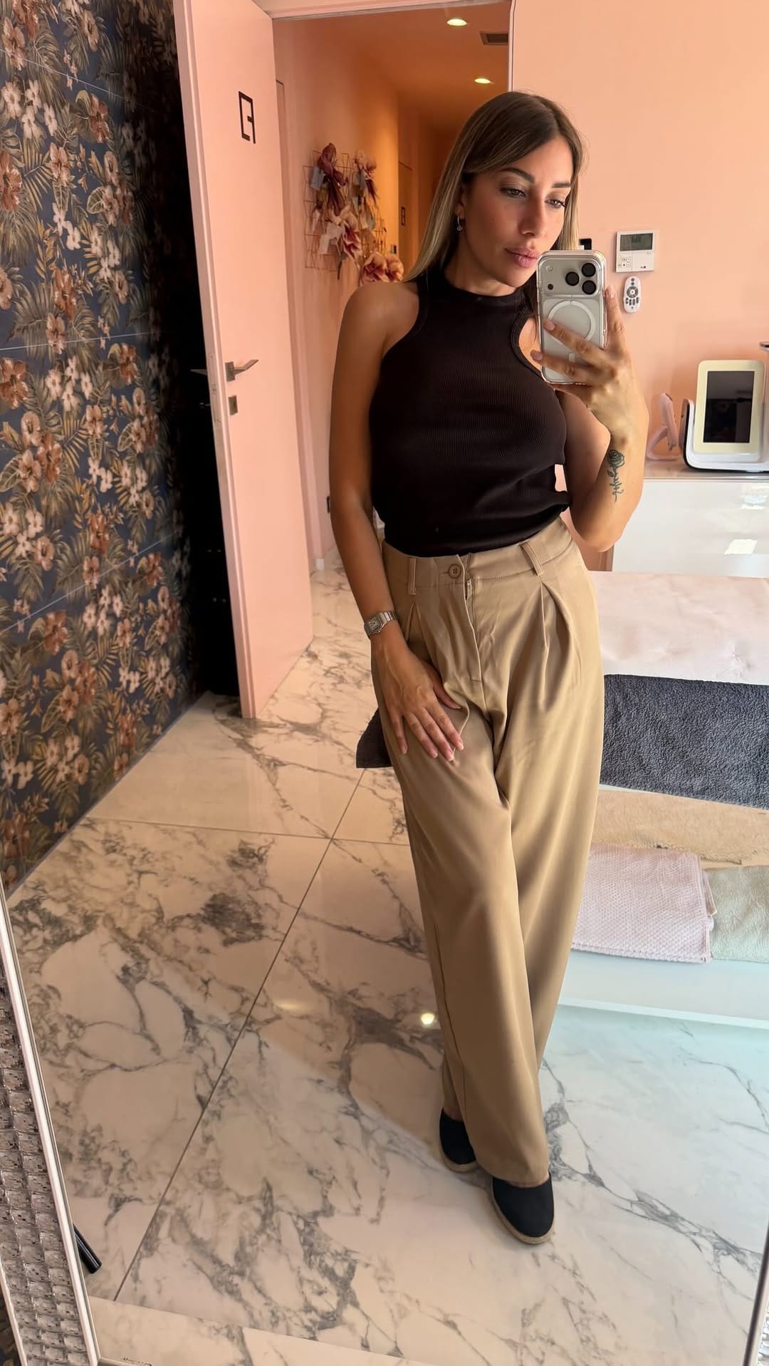 Post 2 by Denise Conti on Instagram (video)