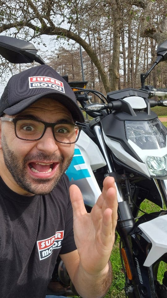 Post 7 by SuperMotos | Motos - Cuatriciclos - Cascos - Indumentaria on Instagram (video)