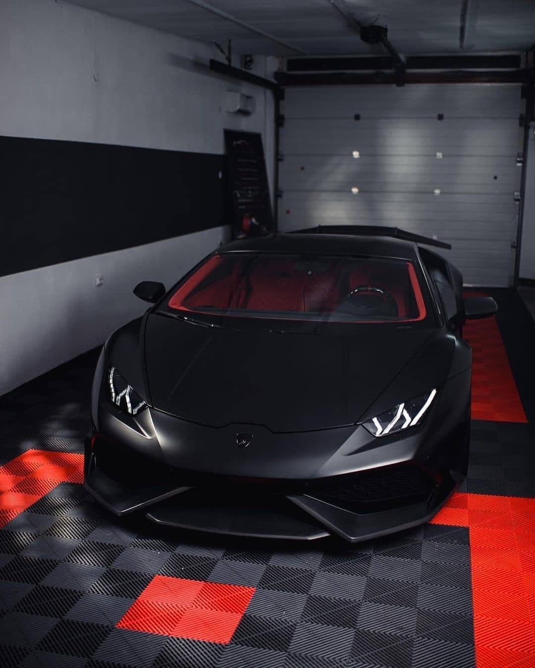 Post 9 by LAMBORGHINI on Instagram (carousel)