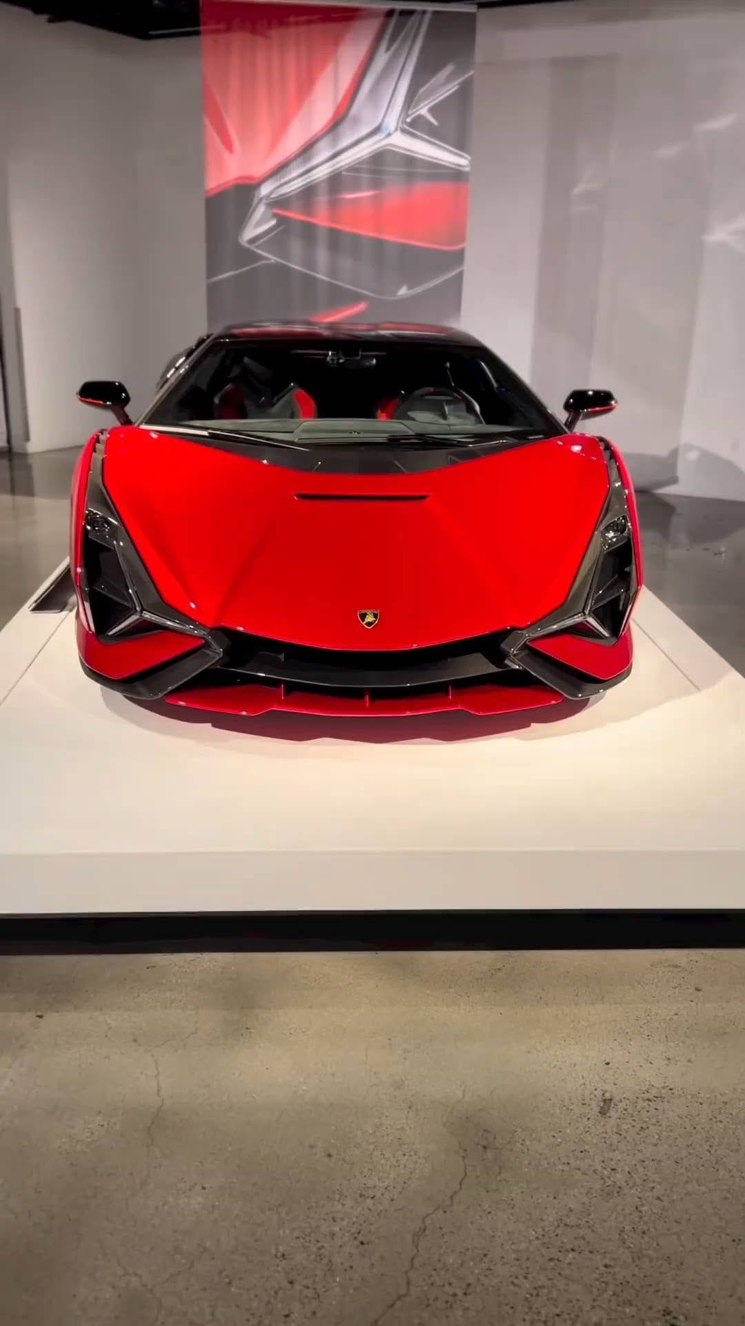 Post 6 by LAMBORGHINI on Instagram (video)