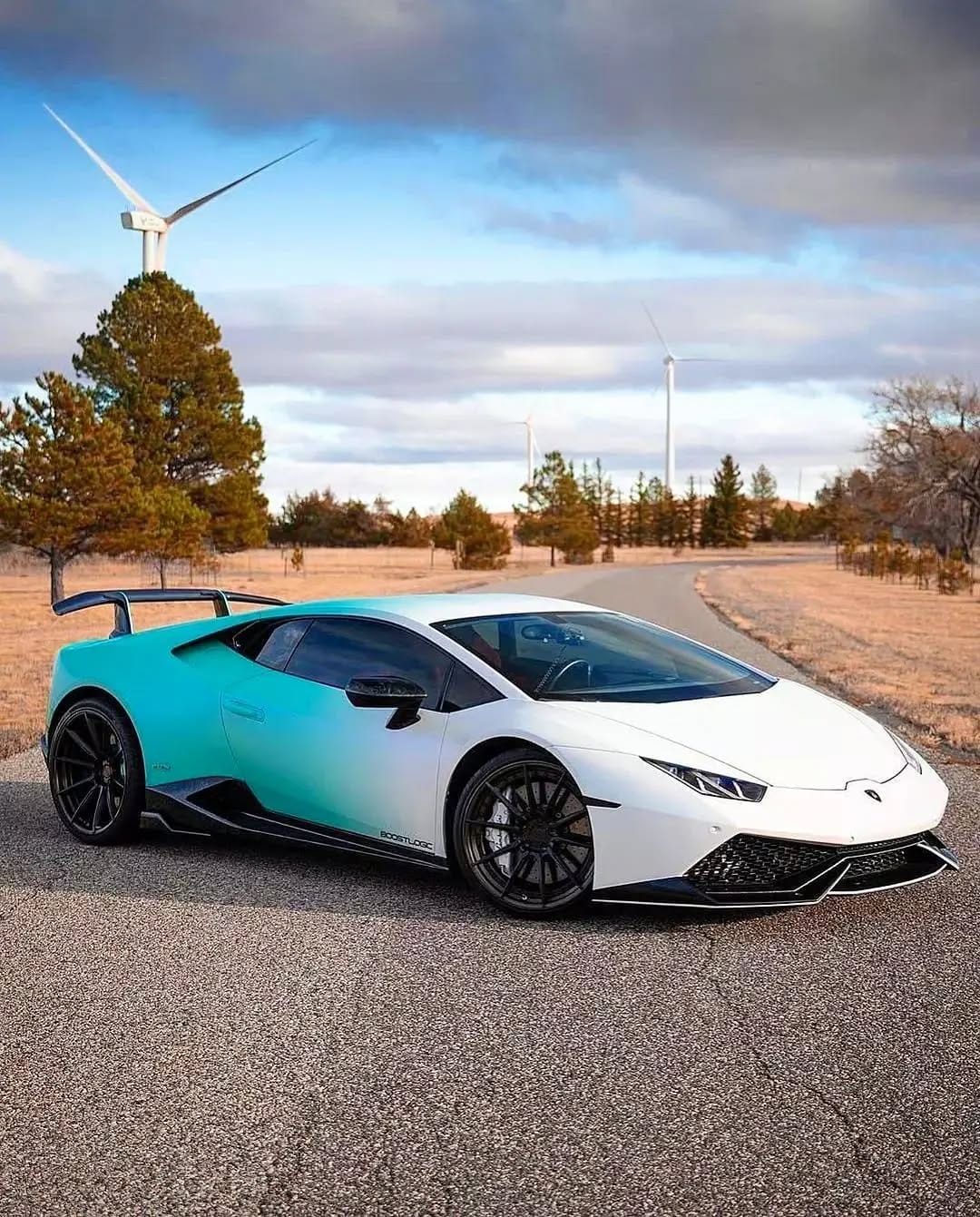 Post 4 by LAMBORGHINI on Instagram (image)