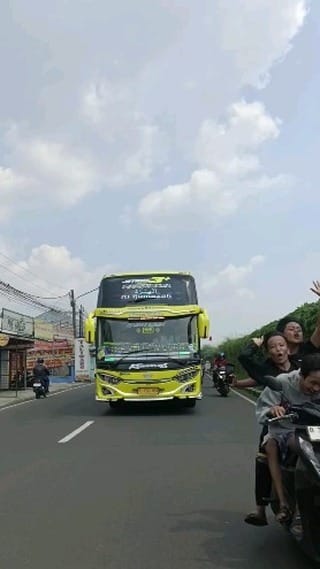 Post 2 by HUJAT OTOMOTIF INDONESIA on Instagram (video)