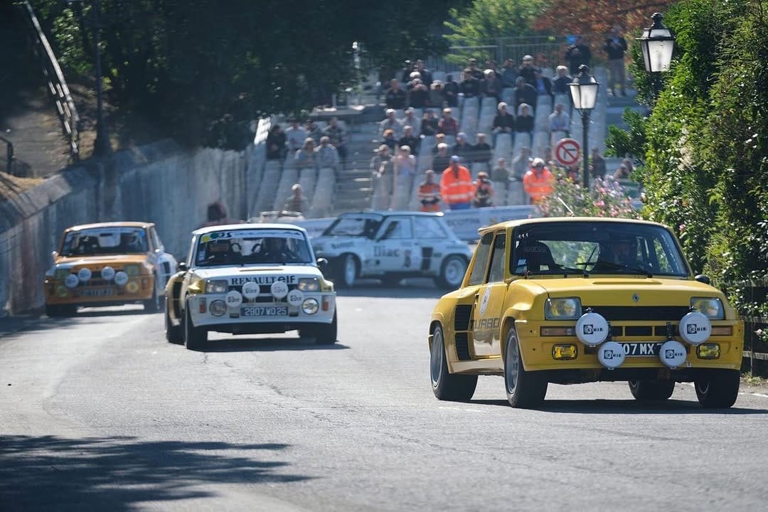 Post 4 by Renault 5 Spotters on Instagram (carousel)