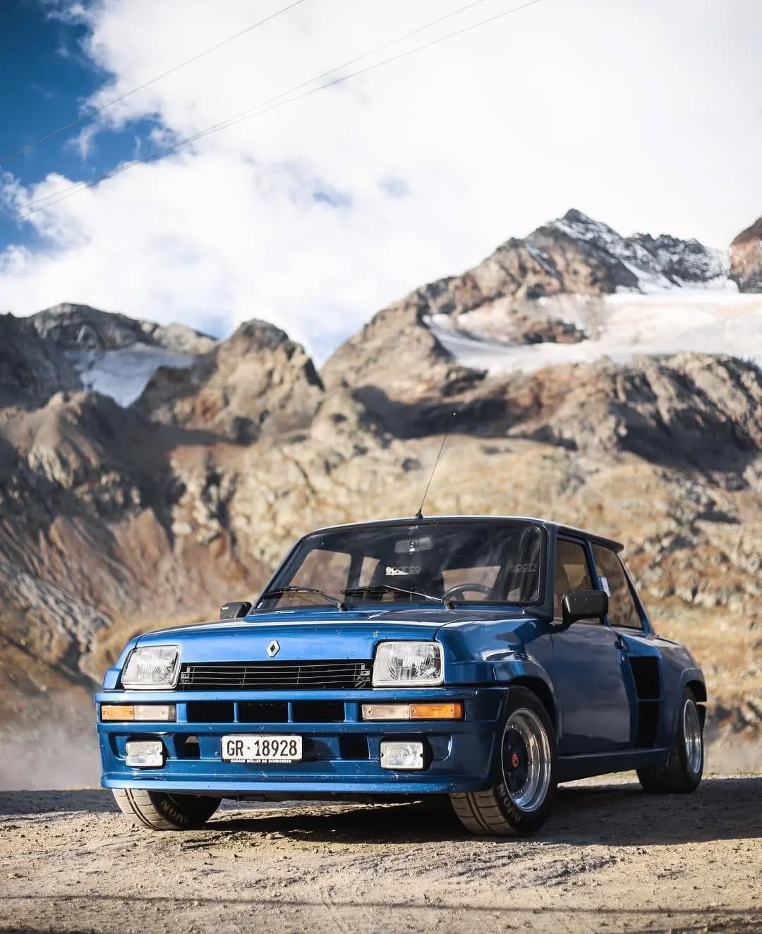 Post 9 by Renault 5 Spotters on Instagram (image)