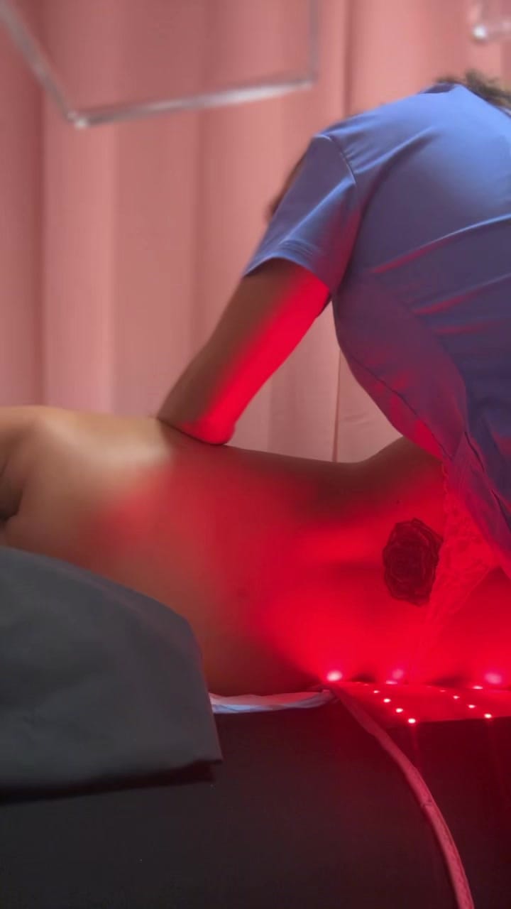 Post 10 by Itty bitty waists on Instagram (video)