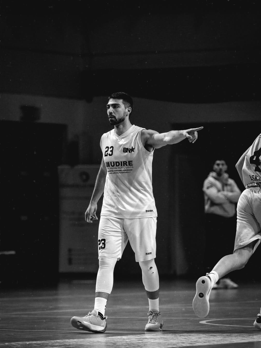 Post 10 by Vito Napoletano on Instagram (image)