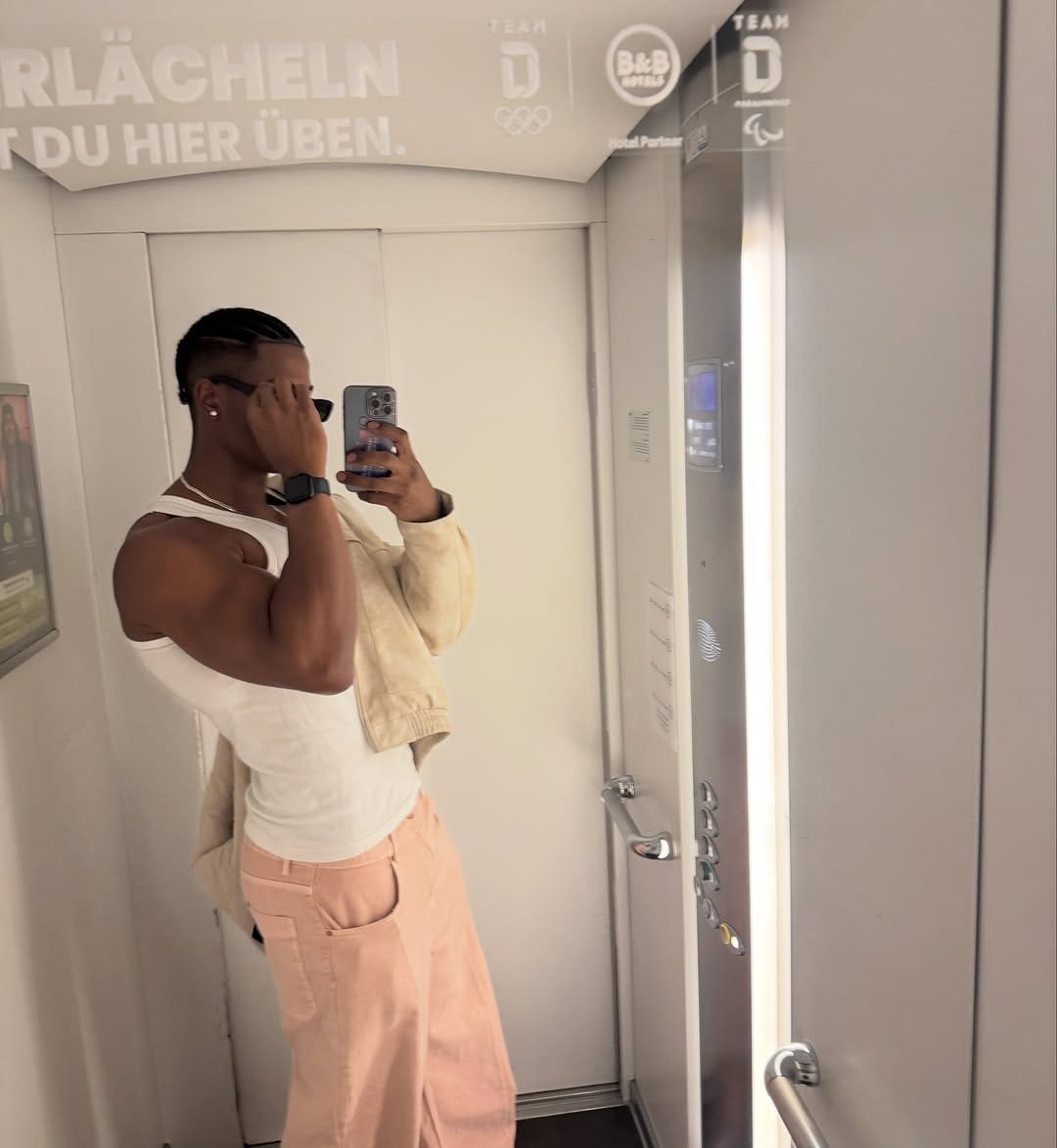 Post 1 by 𝔸𝕞𝕒𝕦𝕣𝕪 on Instagram (carousel)