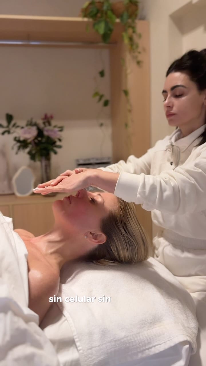 Post 3 by Mariana García | Skincoach on Instagram (video)