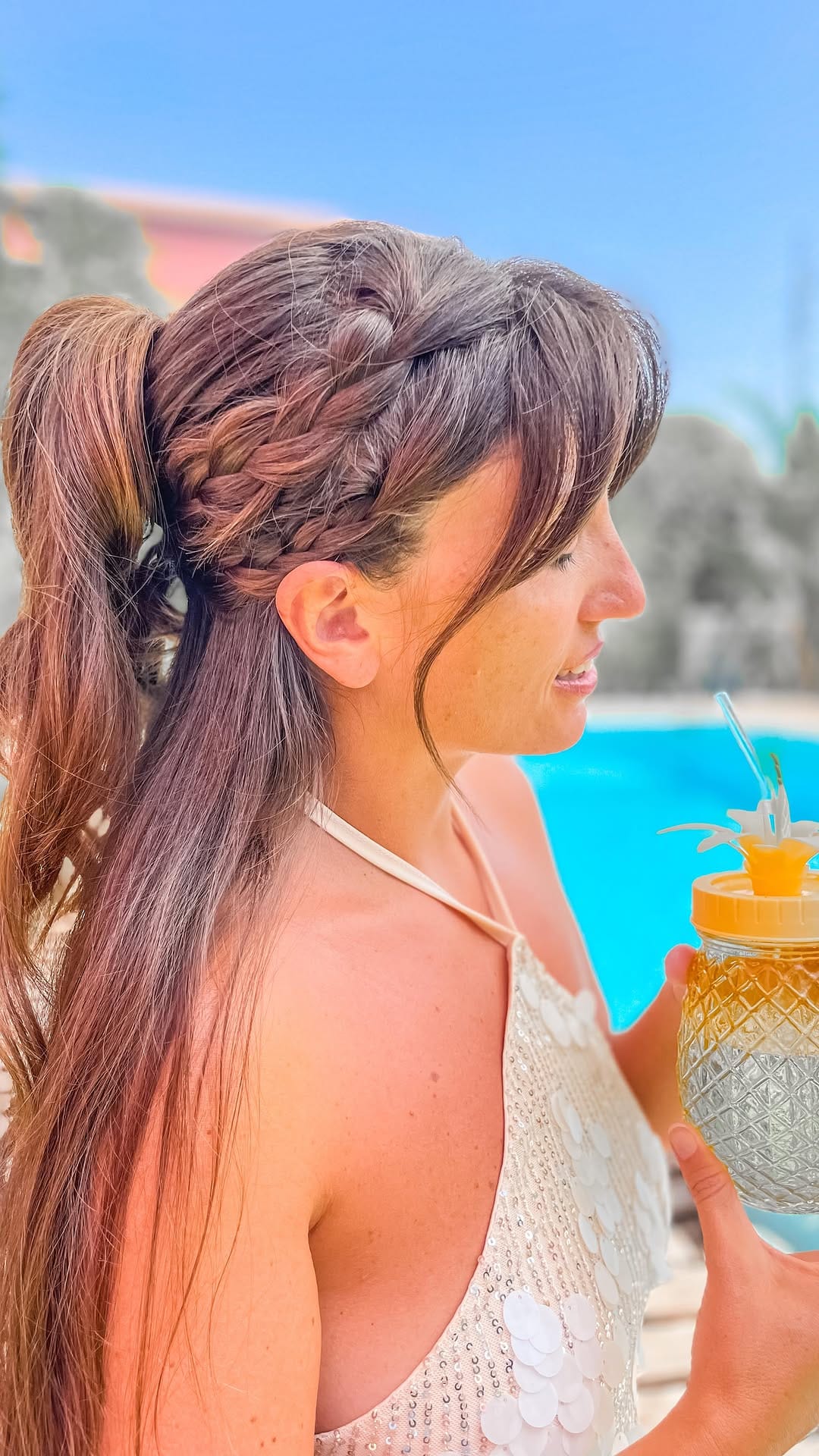 Post 2 by Leandra hairtutorial on Instagram (video)