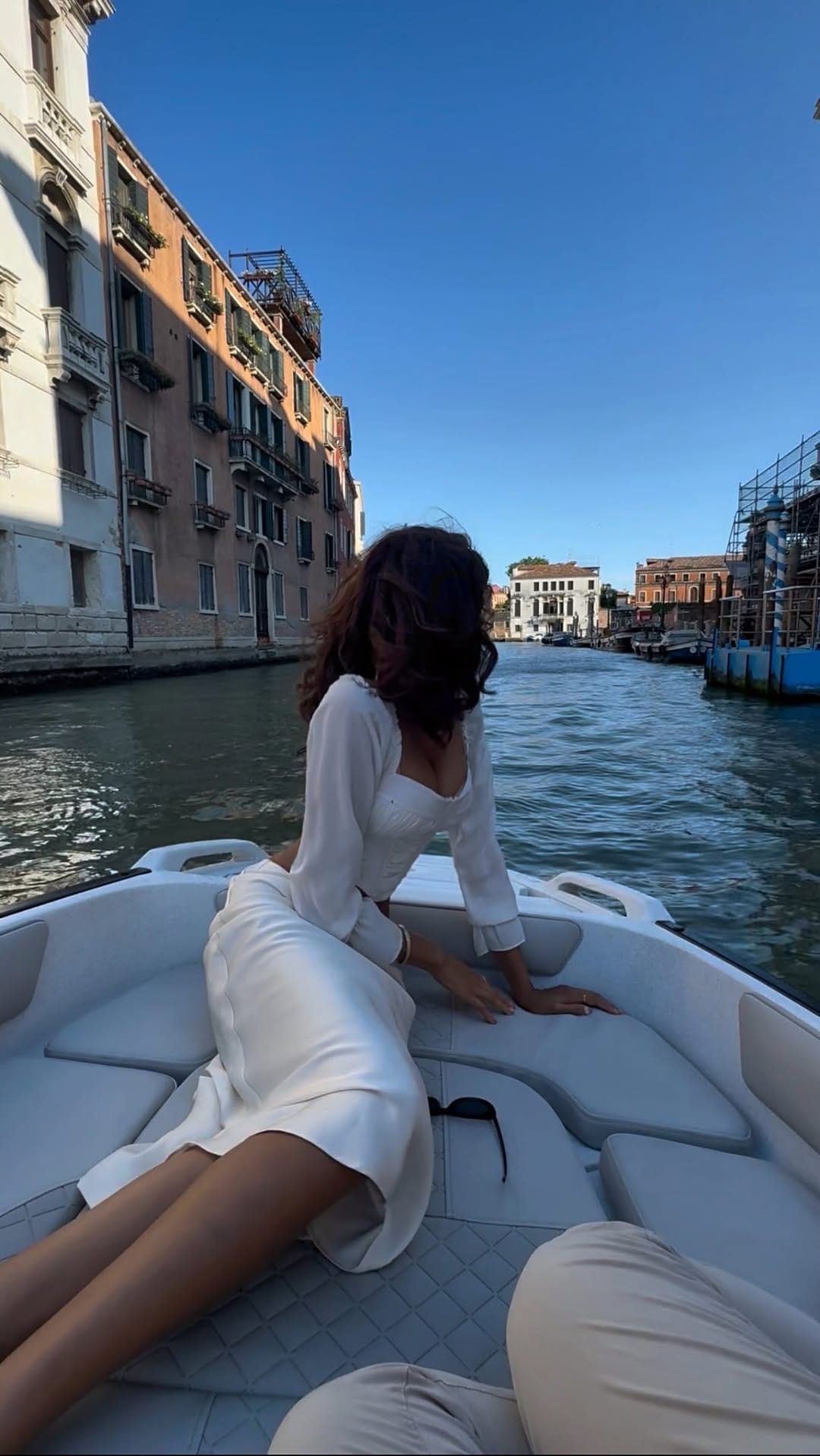 Post 3 by Janet Leyva on Instagram (video)