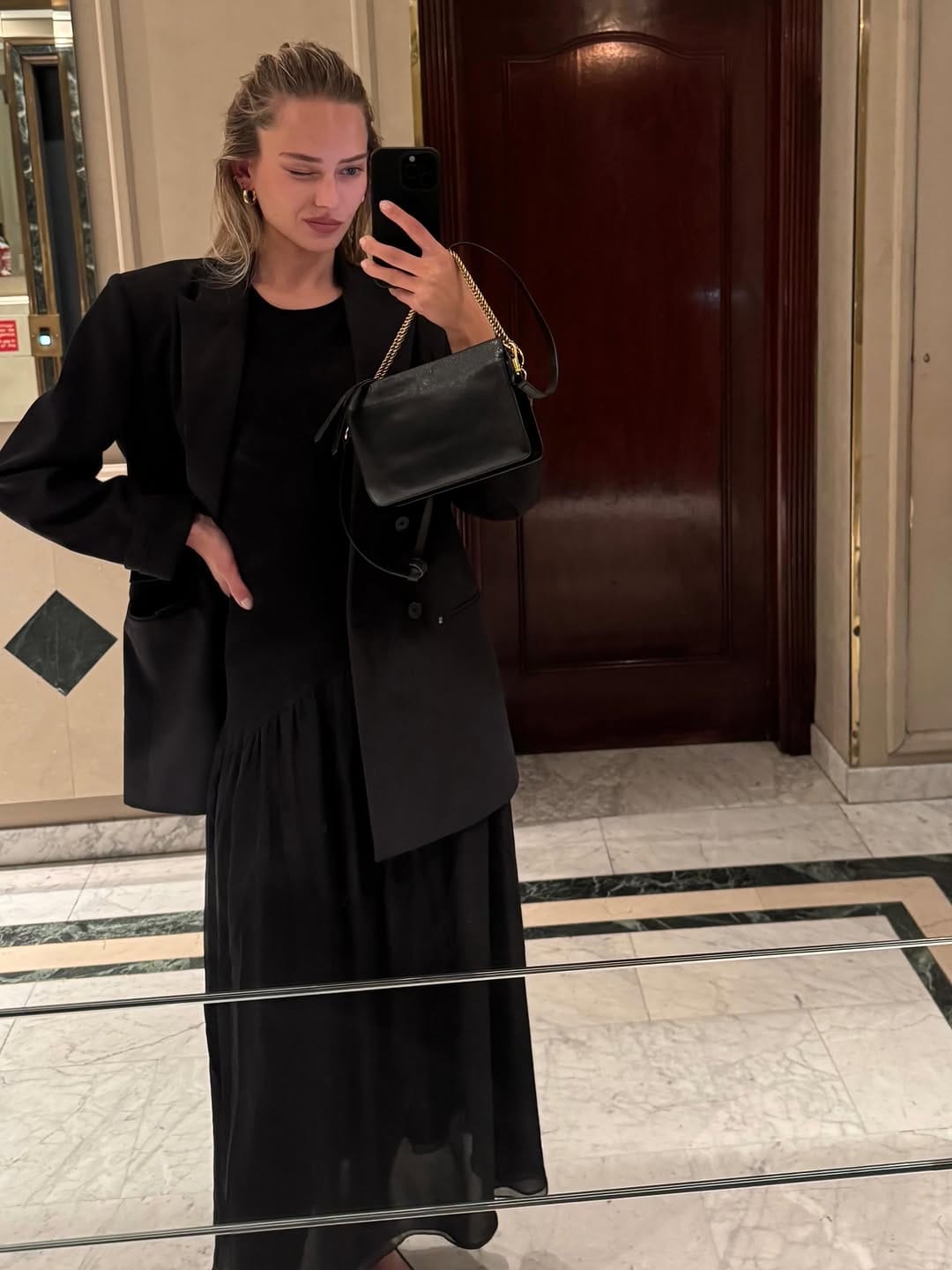 Post 2 by Raluca Aroșoaie on Instagram (carousel)