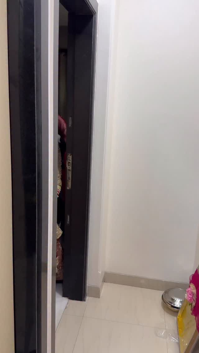 Post 8 by Aliza makeup artist on Instagram (video)