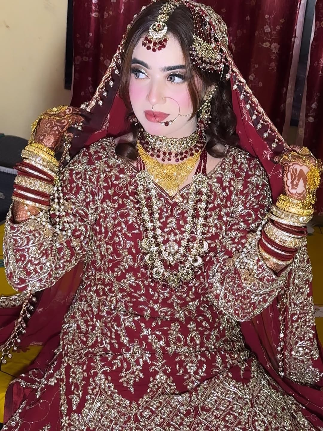 Post 7 by Aliza makeup artist on Instagram (image)