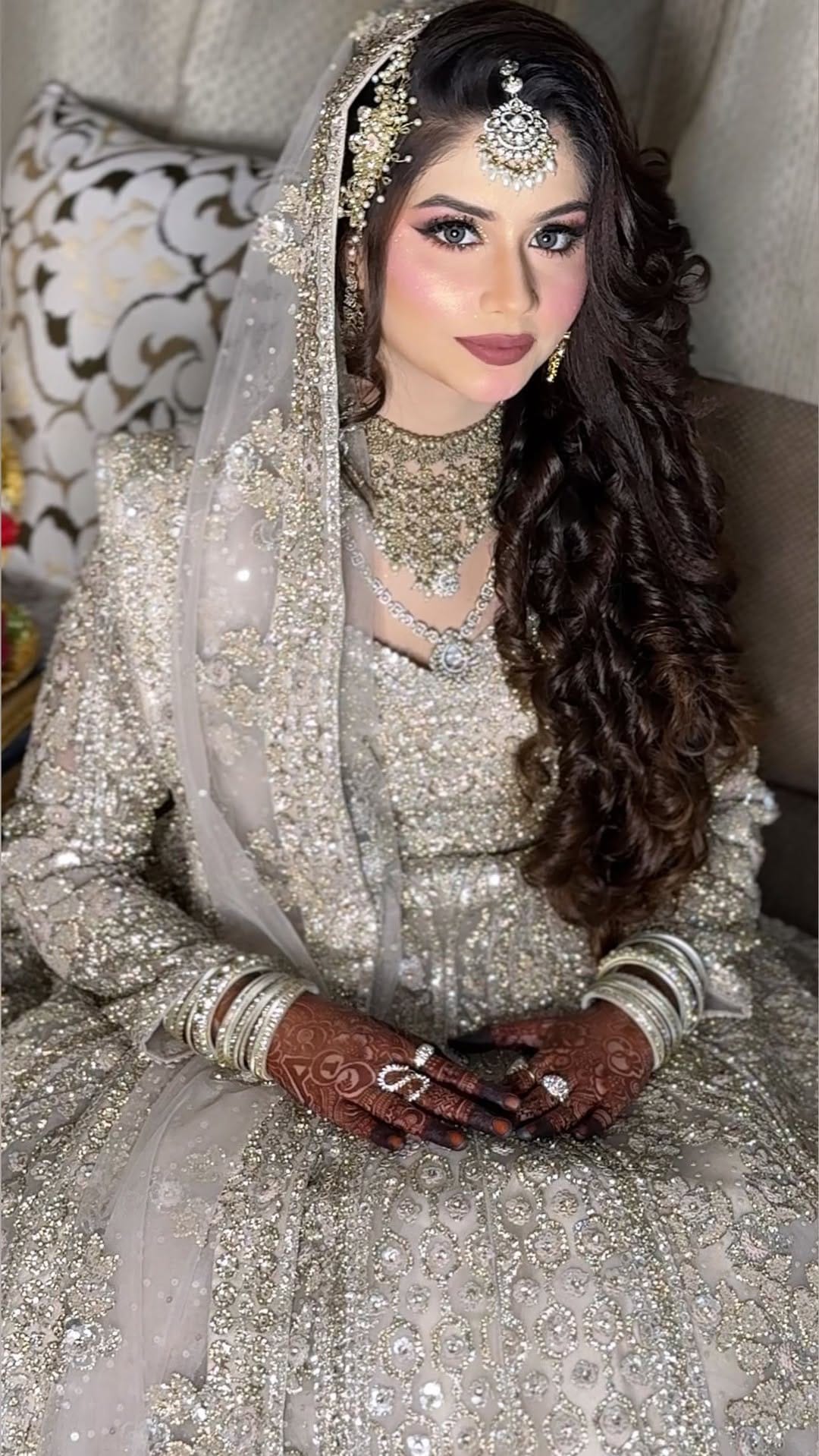 Post 10 by Aliza makeup artist on Instagram (video)