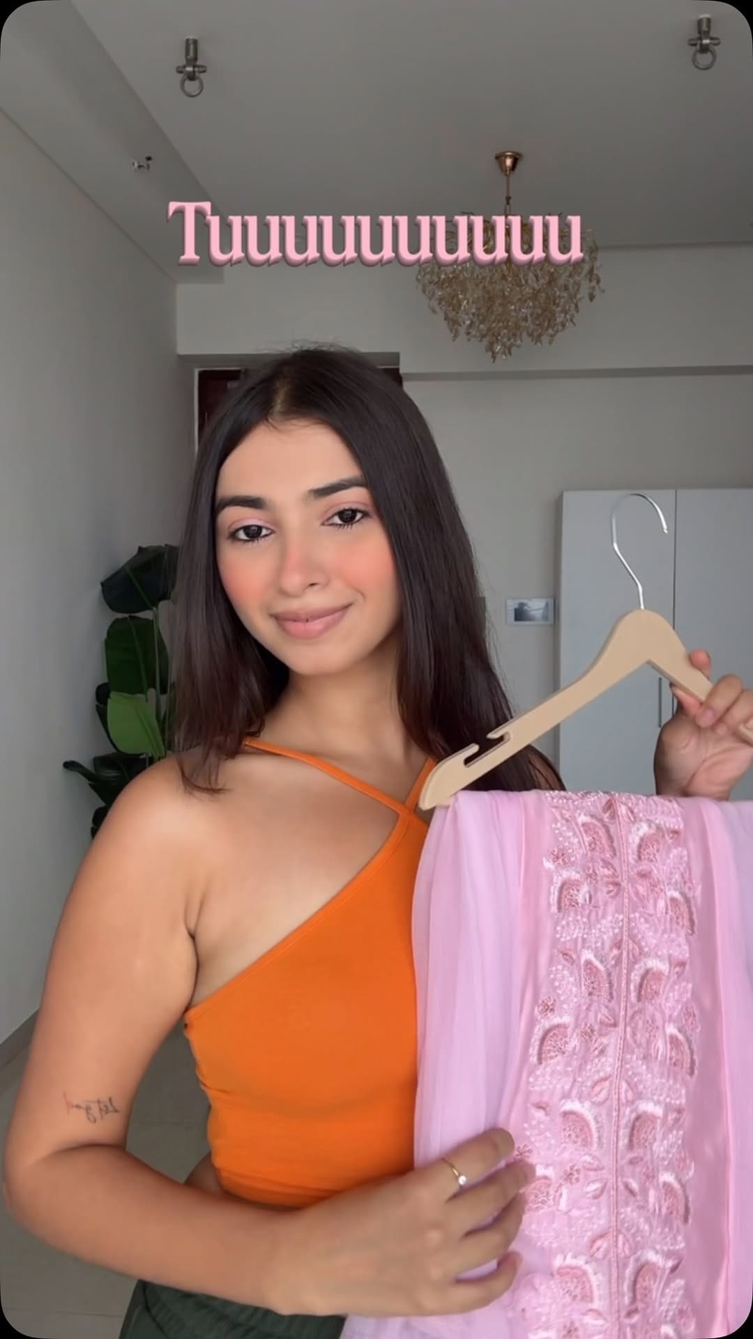 Post 4 by Kashish Mahajan on Instagram (video)