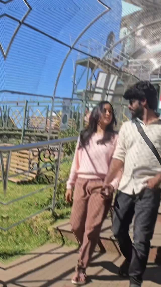 Post 5 by 🕊️ L O G I 💗 on Instagram (video)
