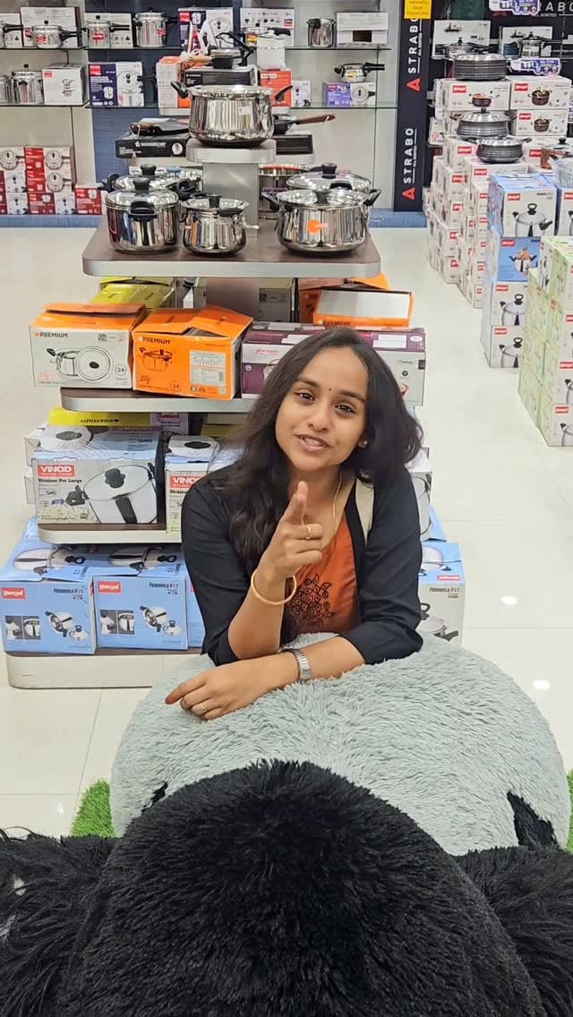 Post 4 by 🕊️ L O G I 💗 on Instagram (video)