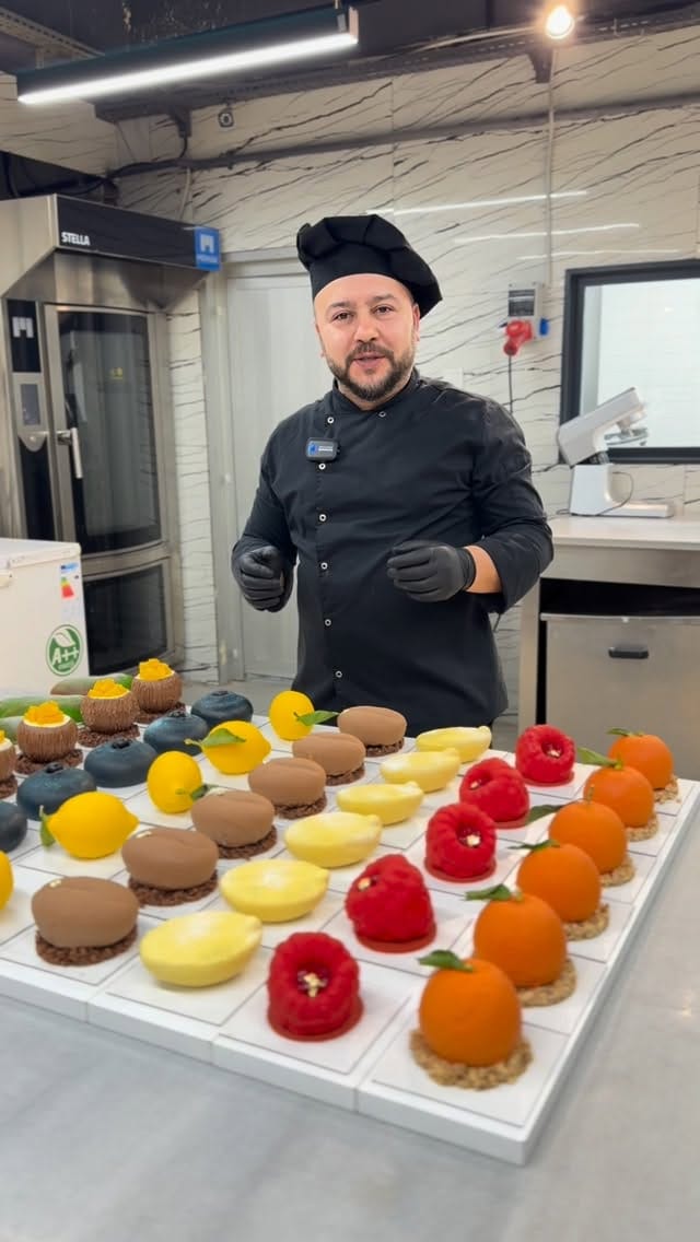 Post 9 by Kurtuluş ŞAHİN / cakeartcheff on Instagram (video)