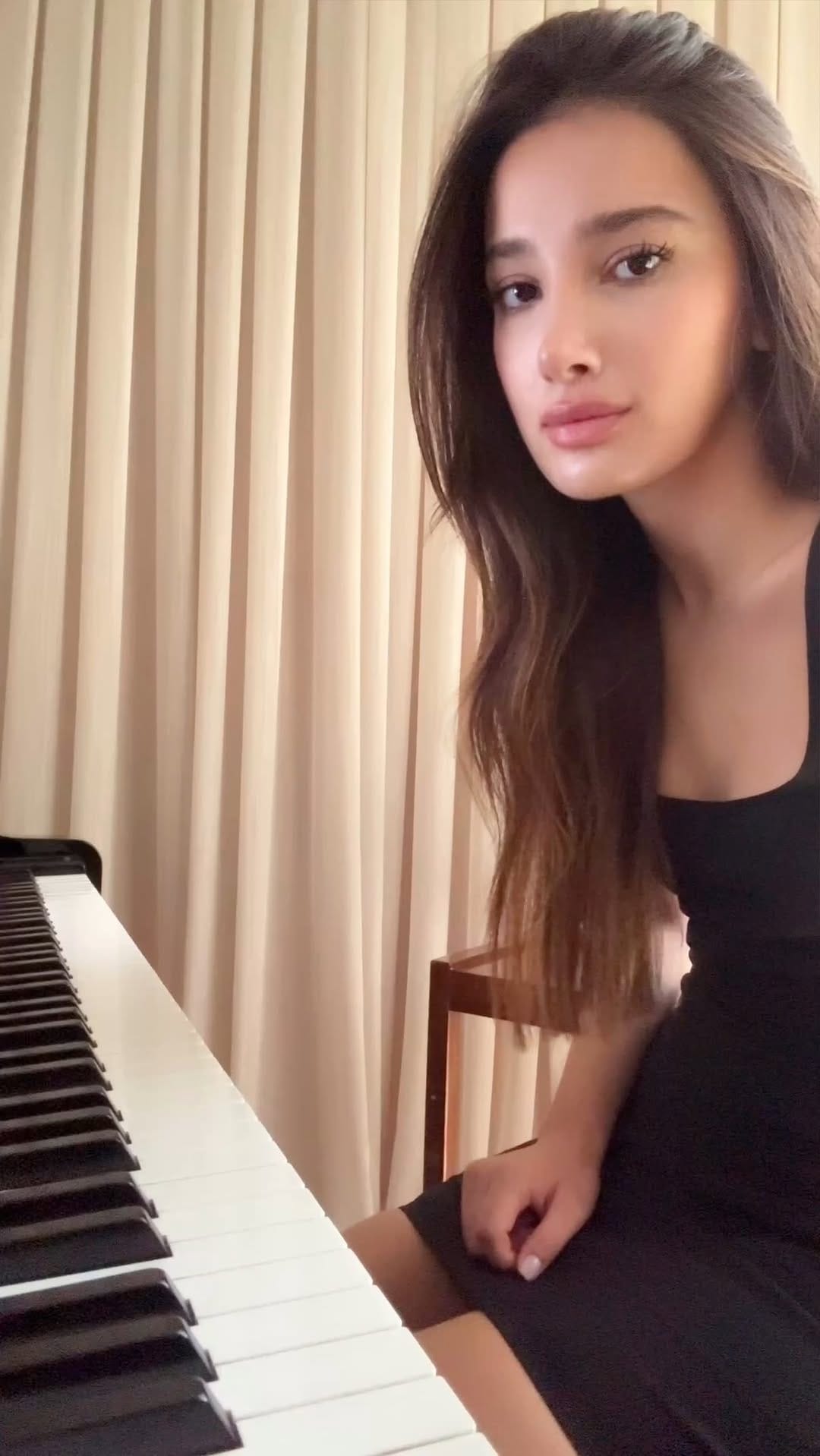 Post 9 by Deniz Alpaslan on Instagram (video)