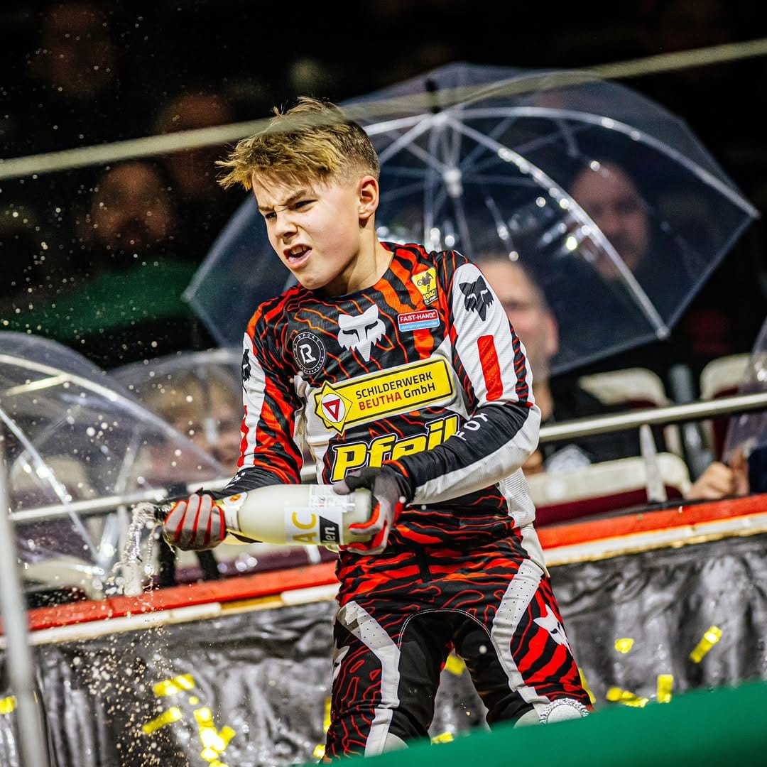 Post 10 by FELIX SIEGL 311 on Instagram (carousel)