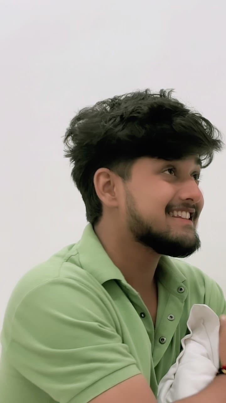 Post 3 by RAHUL SINGH on Instagram (video)