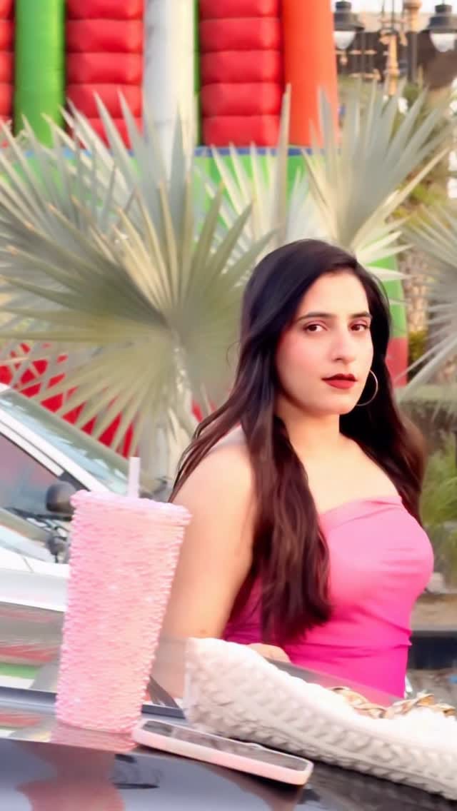 Post 2 by Kanishka Arora 🎀 on Instagram (video)