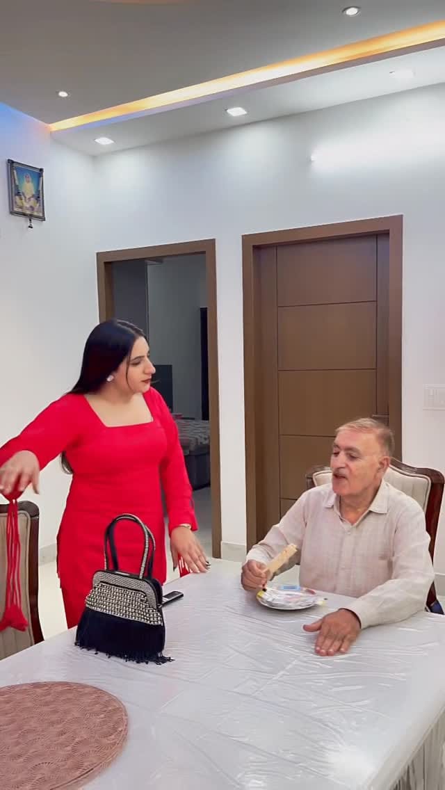 Post 8 by Kanishka Arora 🎀 on Instagram (video)