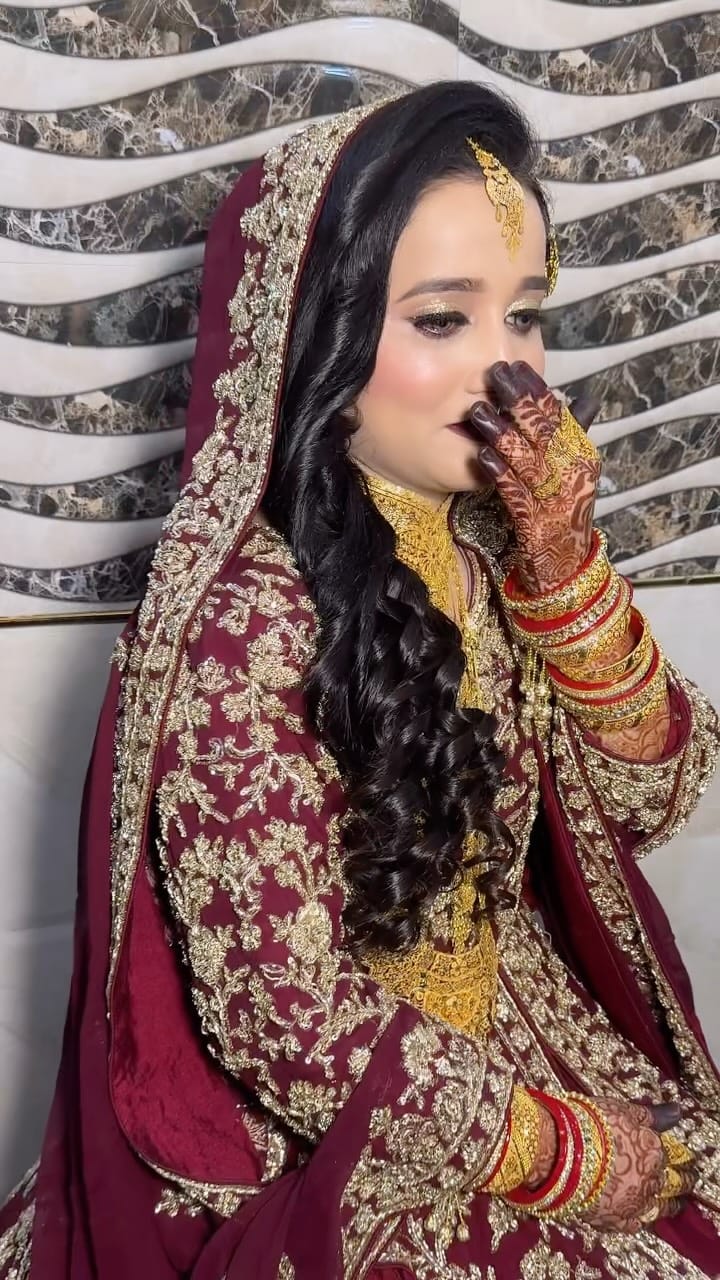 Post 3 by Gazala makeup artist on Instagram (video)