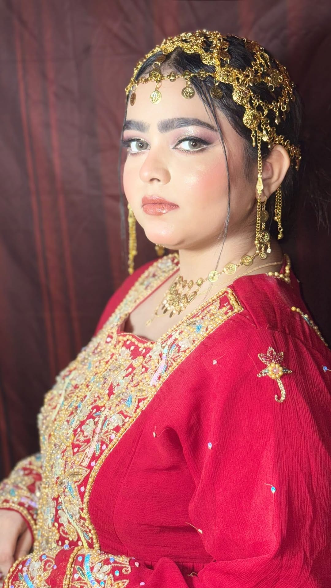 Post 1 by Gazala makeup artist on Instagram (video)
