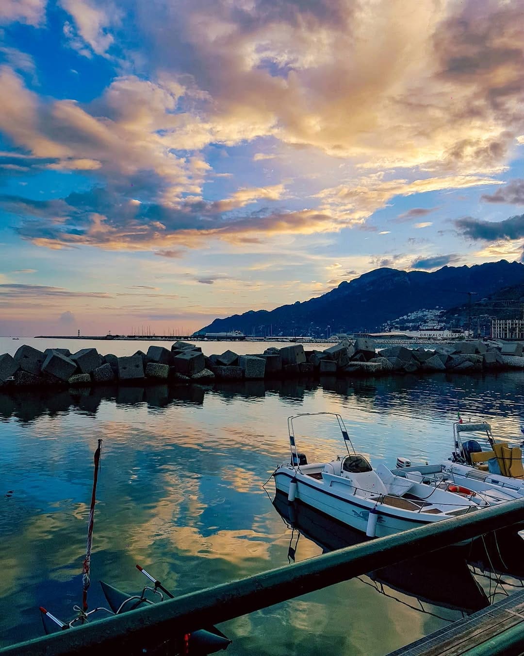Post 10 by Antonella D'Amico on Instagram (image)