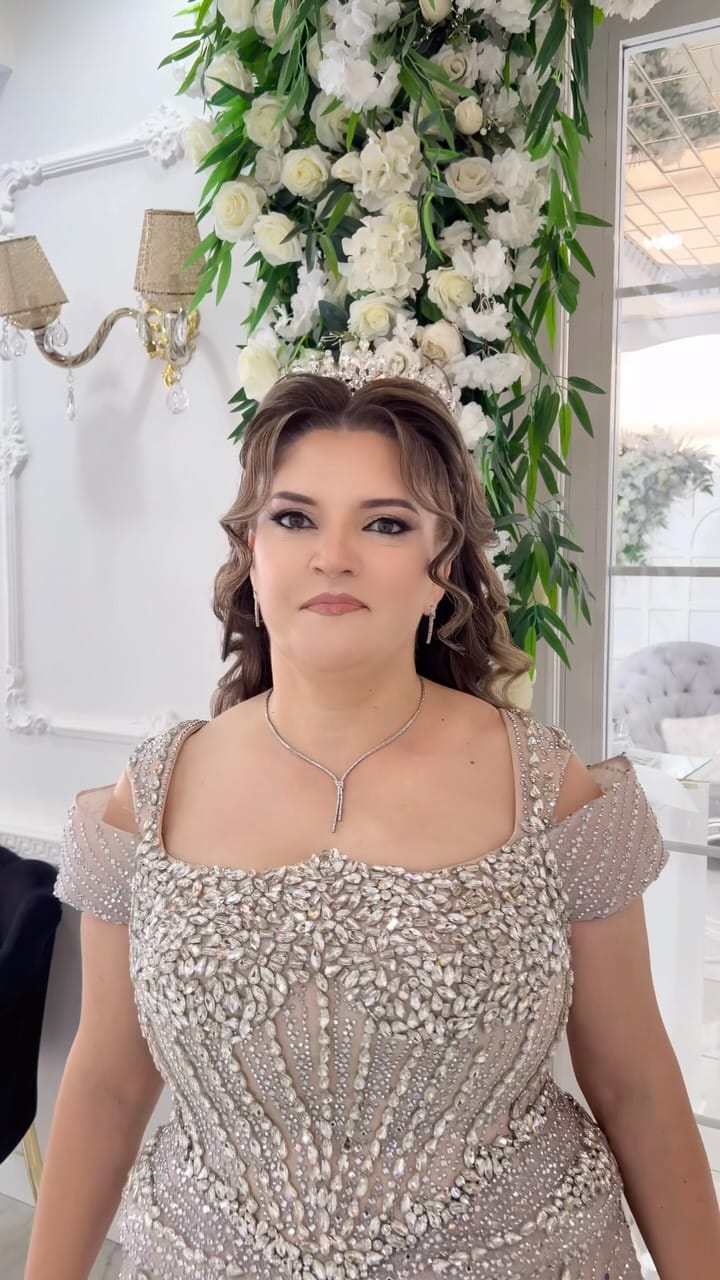 Post 7 by Saliha Güler (hairstylist&makeup) on Instagram (video)