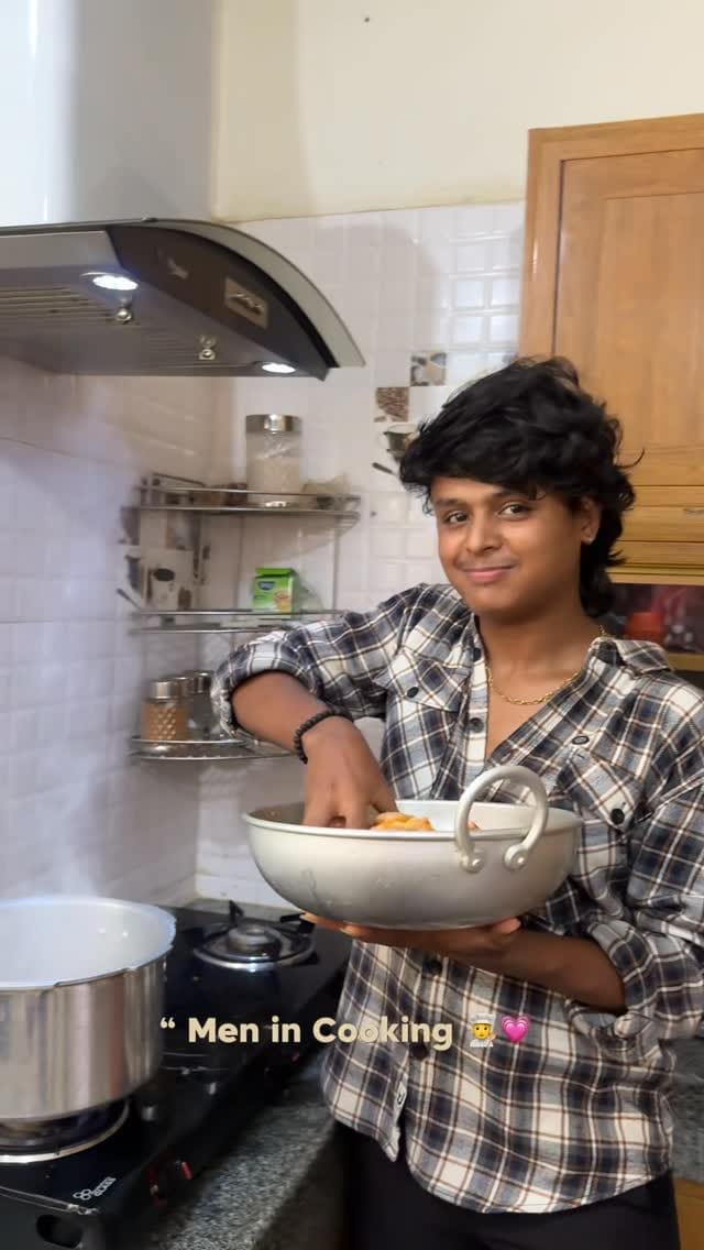 Post 9 by Karthik R on Instagram (video)