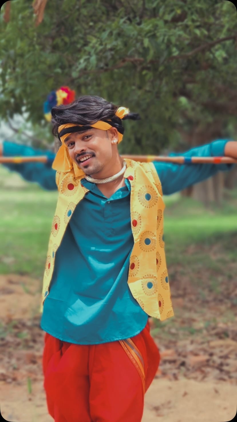 Post 1 by Himanshu Yadav on Instagram (video)