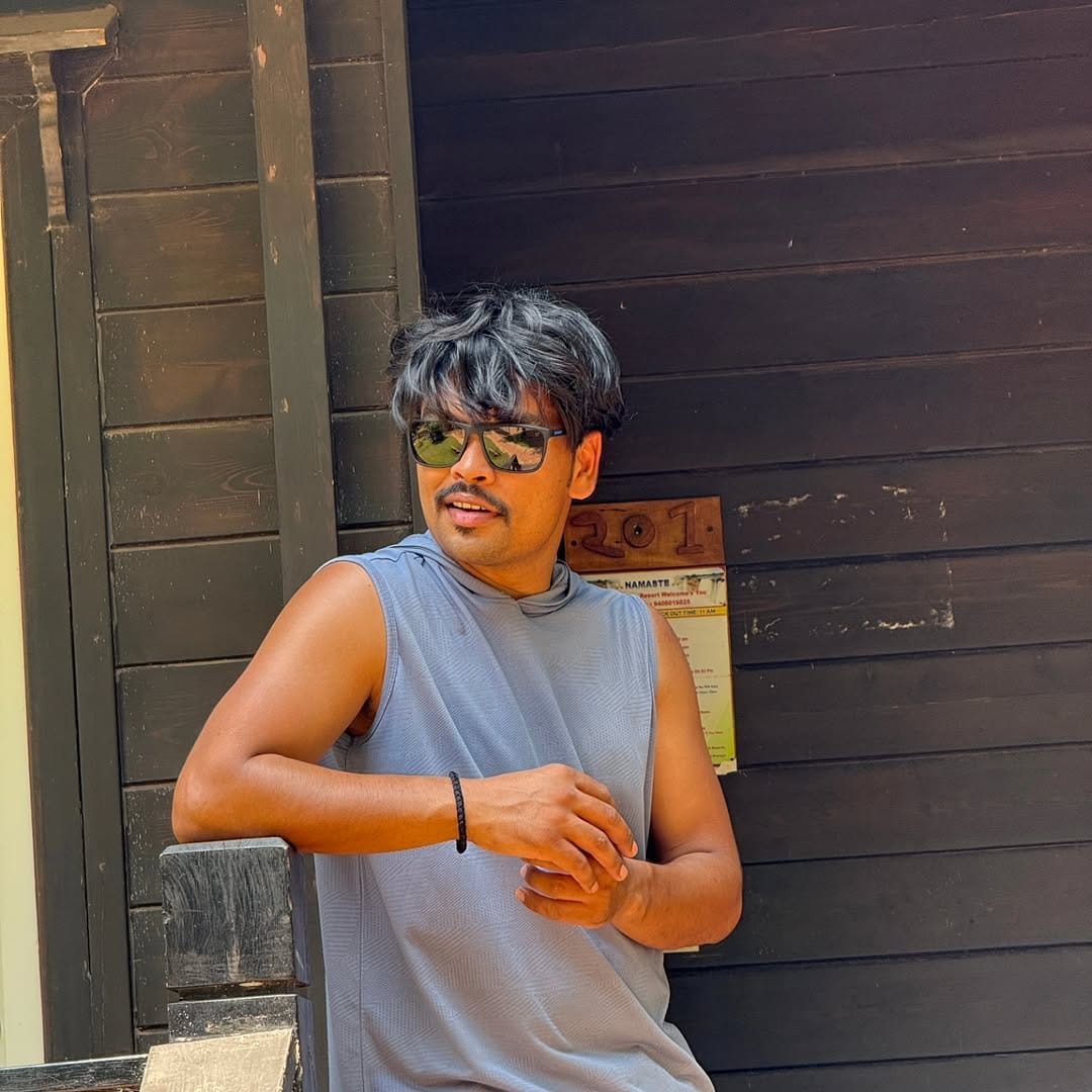 Post 2 by Himanshu Yadav on Instagram (carousel)