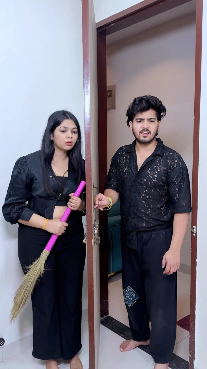 Post 4 by Vinav Tiwari on Instagram (video)