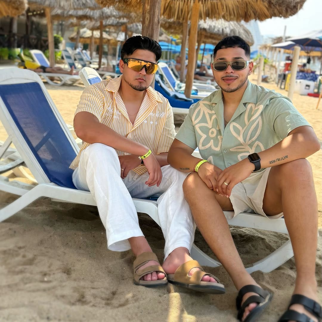 Post 2 by Lacho Martnz on Instagram (carousel)