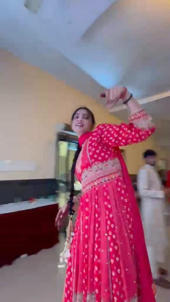 Post 6 by ਪ੍ਰਭਜੋਤ ਕੌਰ 💕Actress on Instagram (video)